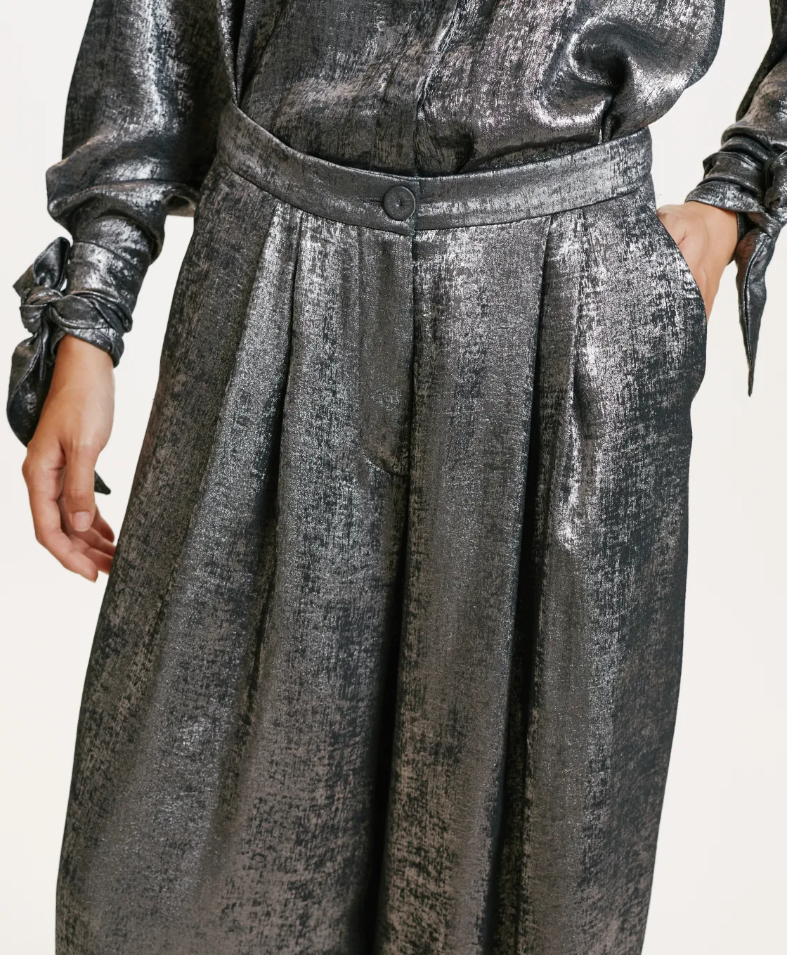 Momoni Pantalons*PANTALON PATRICE EN LAMINÉ FLUIDE - Argent