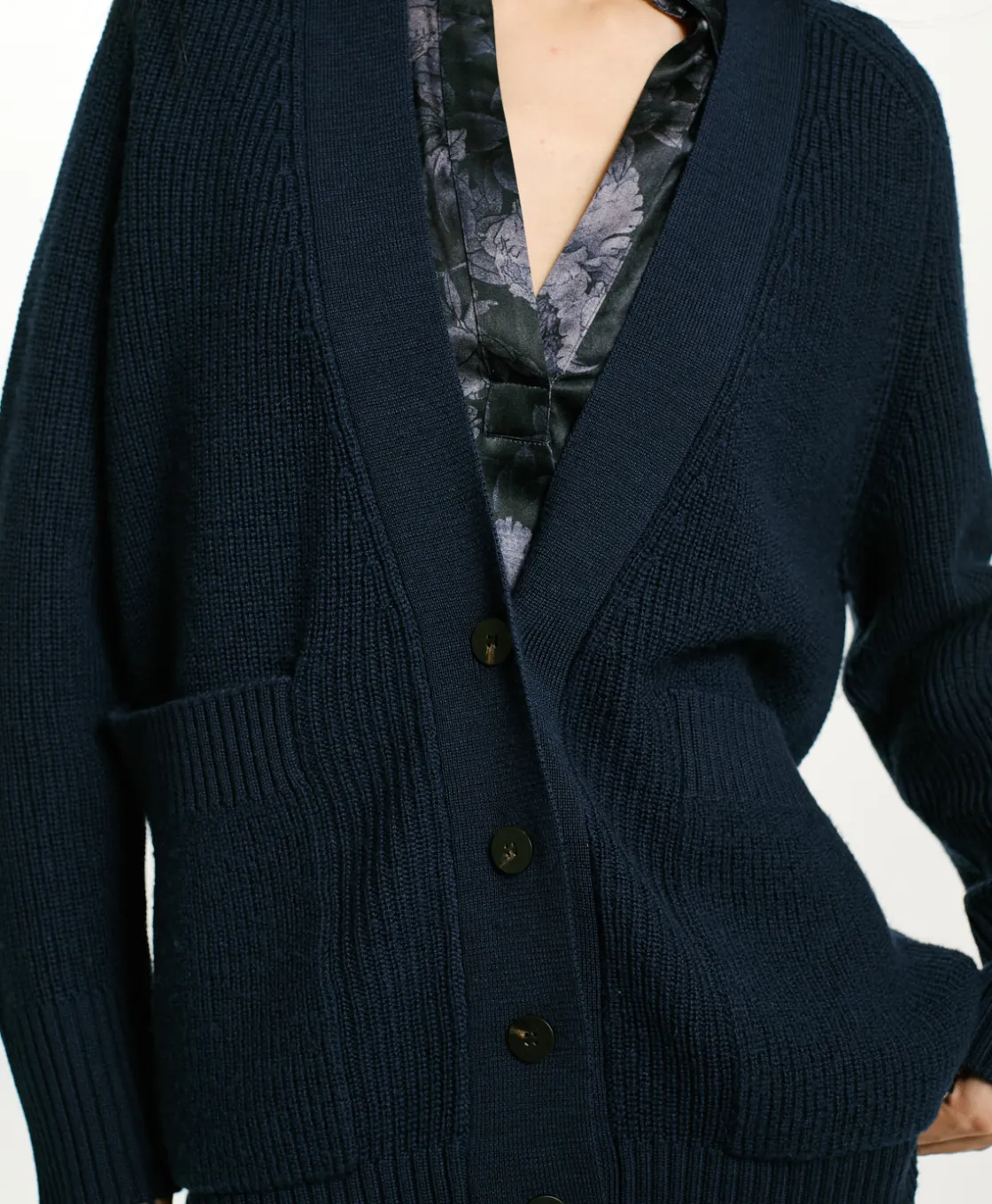 Momoni Mailles*TRICOT NATSU À CÔTES EN LAINE MÉRINOS - Bleu